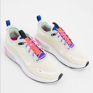 NIB Never Worn! Nike Air Max Dia Size 7.5